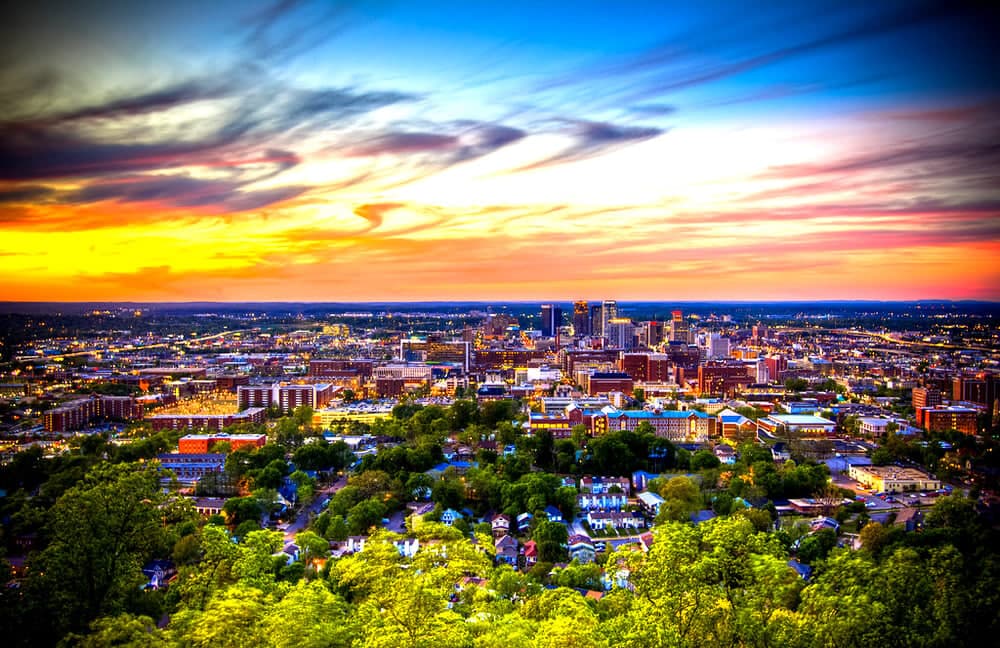 Cultura y Pasión Sureña: Una Aventura Épica en Birmingham, Memphis y Louisville.