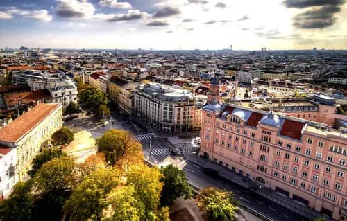 (Domingo) – Viena – Budapest