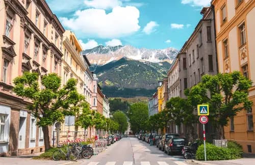 (Martes) Innsbruck – Padua - Venecia.