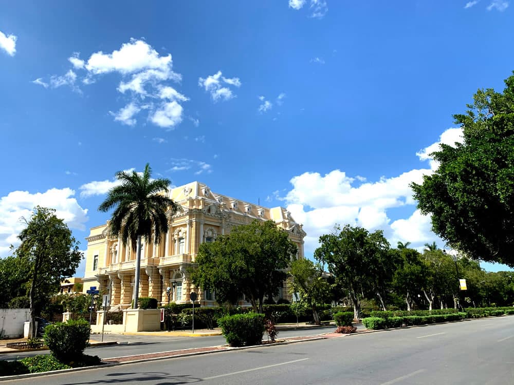 Yucatán y sus raíces (04 días + 03 noches)