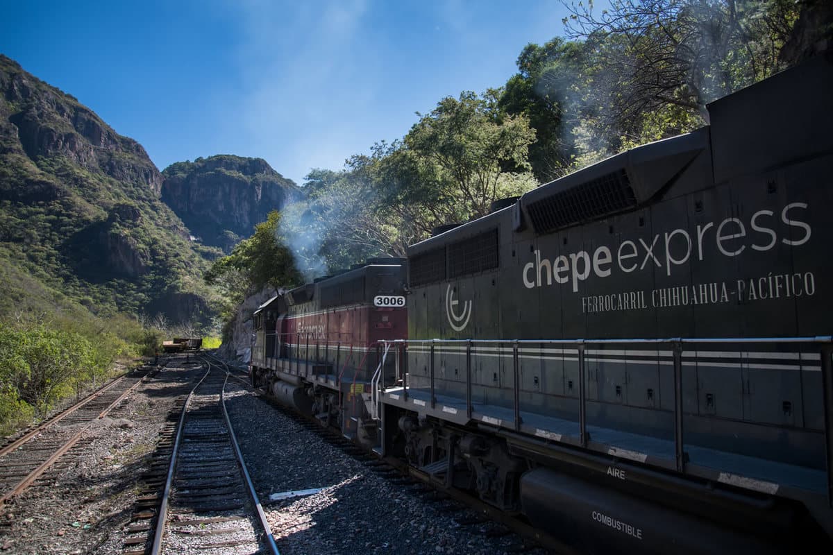 Dos Trenes 6 DÍAS: Chepe Express turista y Chepe regional Turista (Lunes, Viernes) Chihuahua – Creel – Barrancas del Cobre - Bahuichivo - El Fuerte - Los Mochis