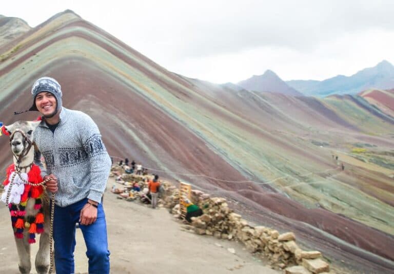 ¿Qué comer en Vinicunca, cómo subir y cuándo ir? Guía práctica para tu aventura